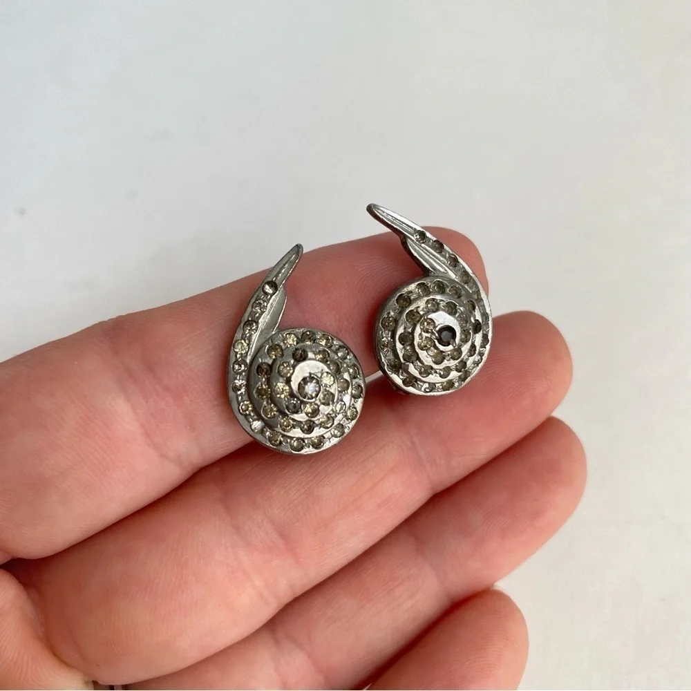 Vintage Art Deco Rhinestone Silver Earrings Swirl Clip‎ On 40s 50s Retro